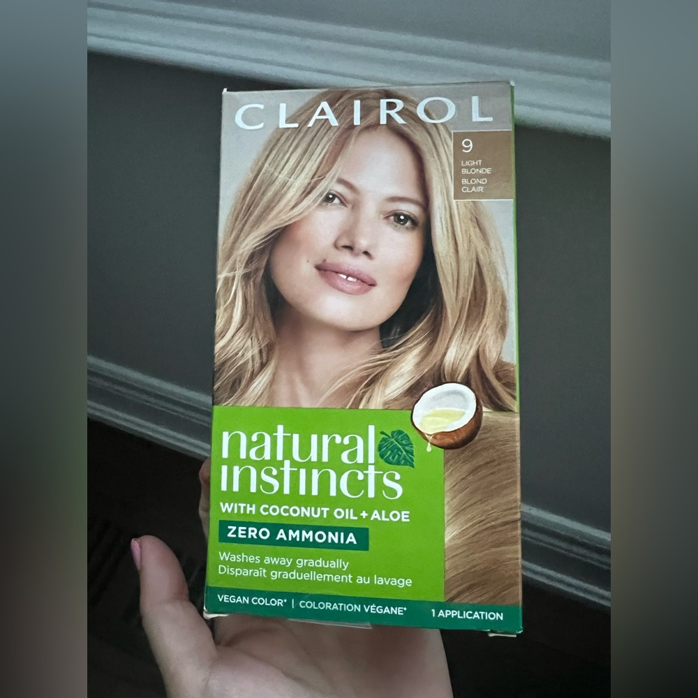 CLAIROL Natural Instincts Hair Colour Dye 9 Light Blonde Shade BRAND NEW